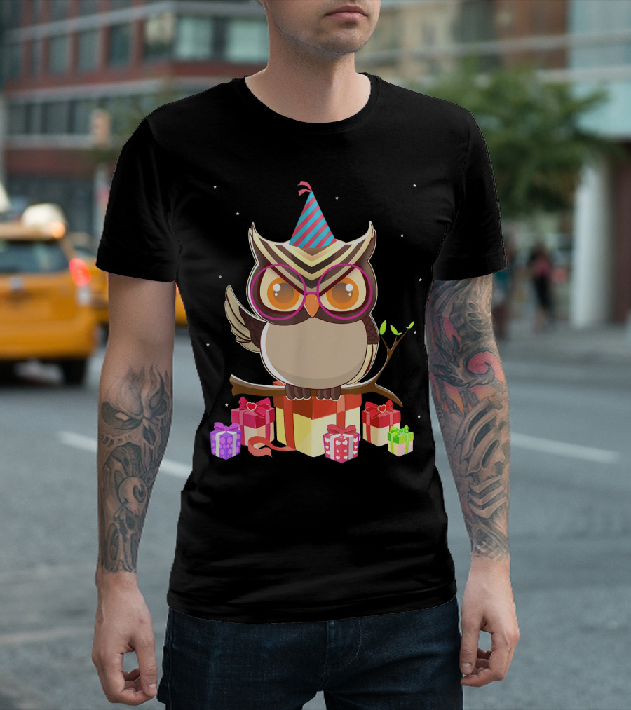 Party Owl with Presents for Animal Lover Birthday T-Shirt