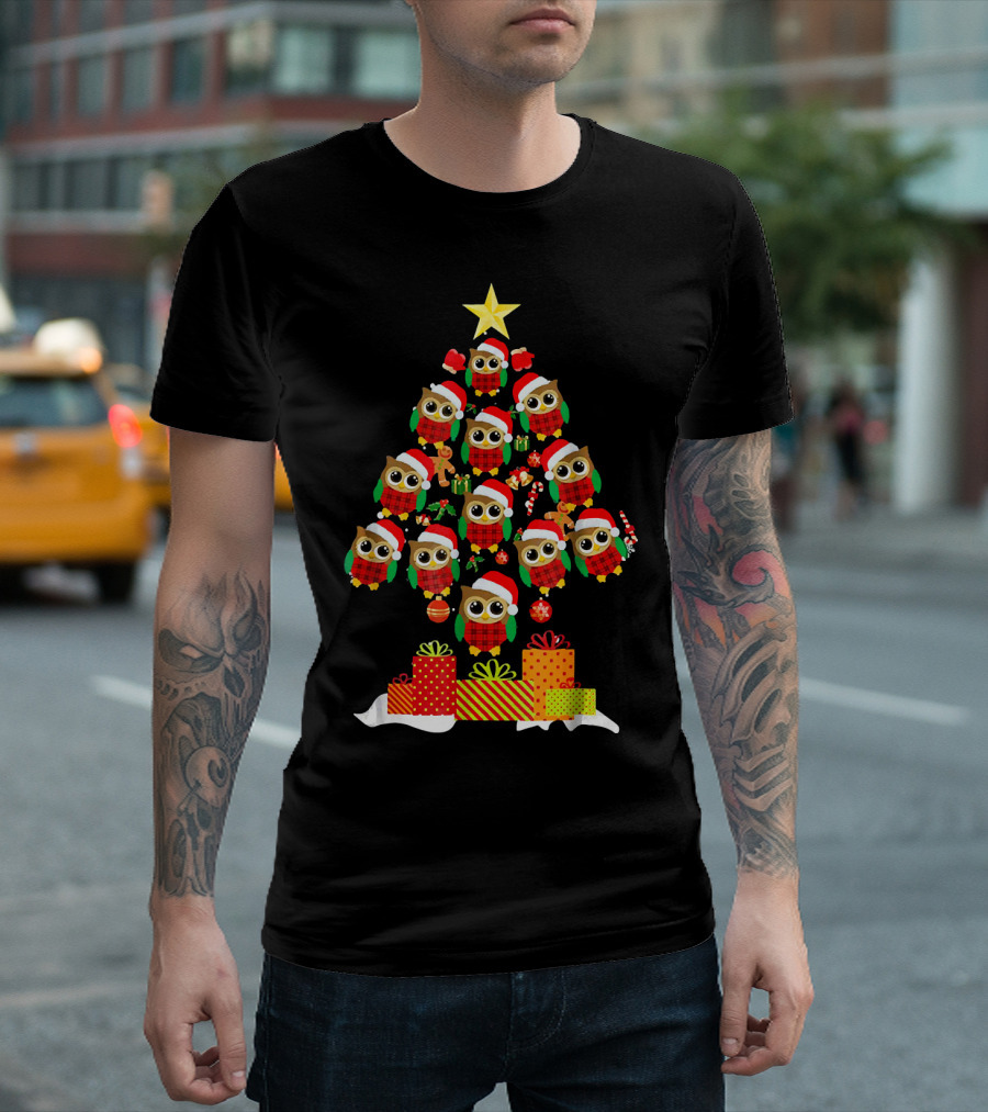 Owl Santa Hat Christmas Tree Star Holiday Gifts T-Shirt