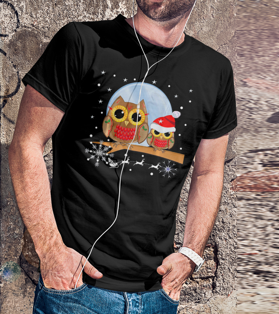Eager Owl Awaits Christmas With Santa Hat And Snowflakes T-Shirt