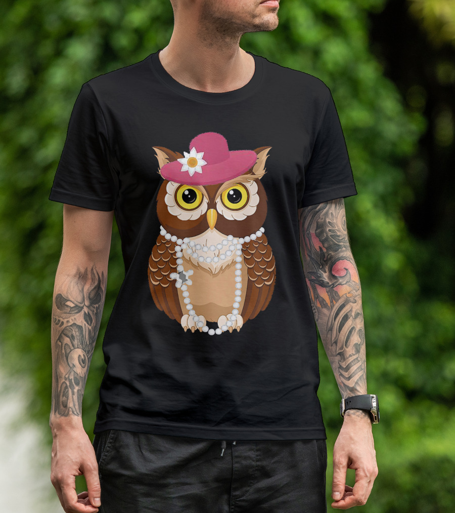Owl Mom For Owl Lovers Mother Cute Owl With Hat And Pearls T-Shirt