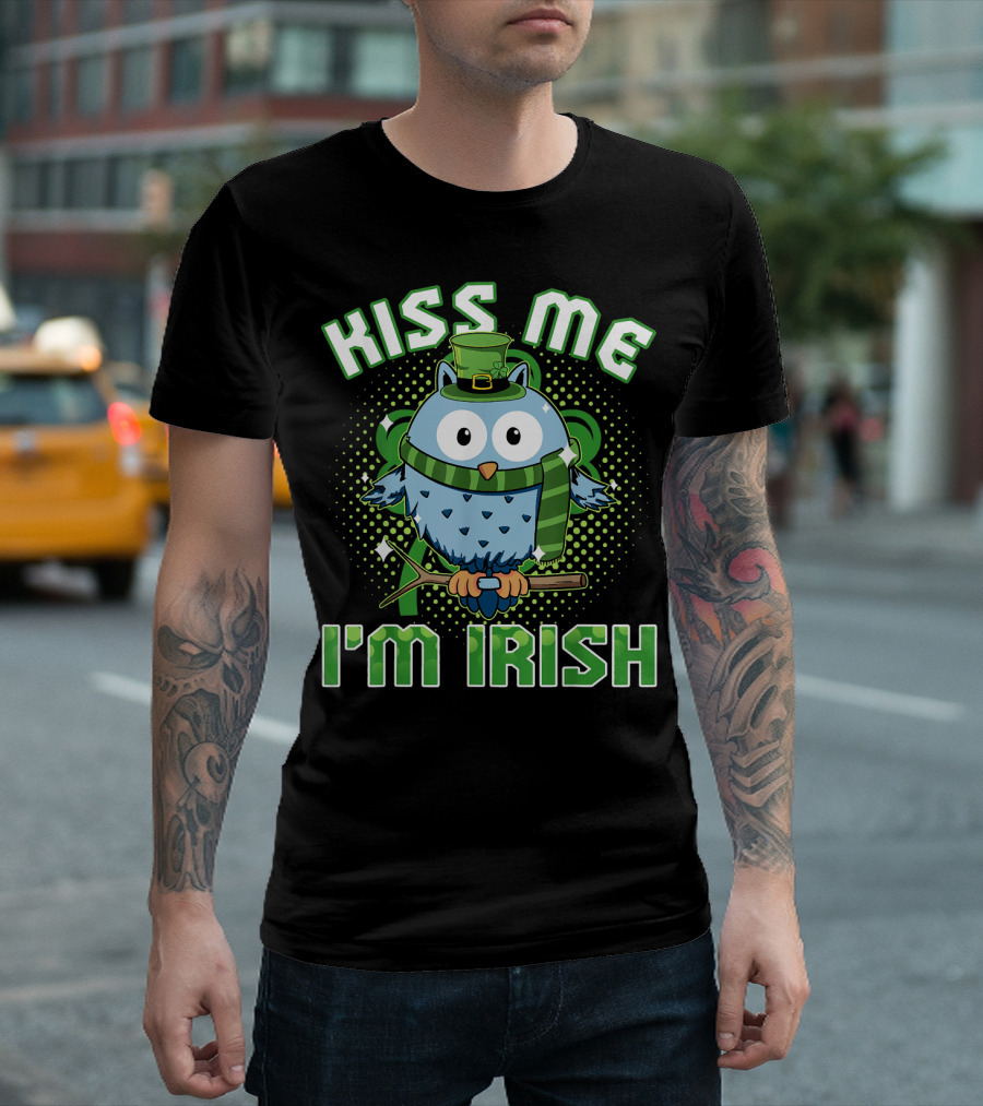 St. Patricks Day Kiss Me I'm Irish Owl With Green Hat And Scarf T-Shirt