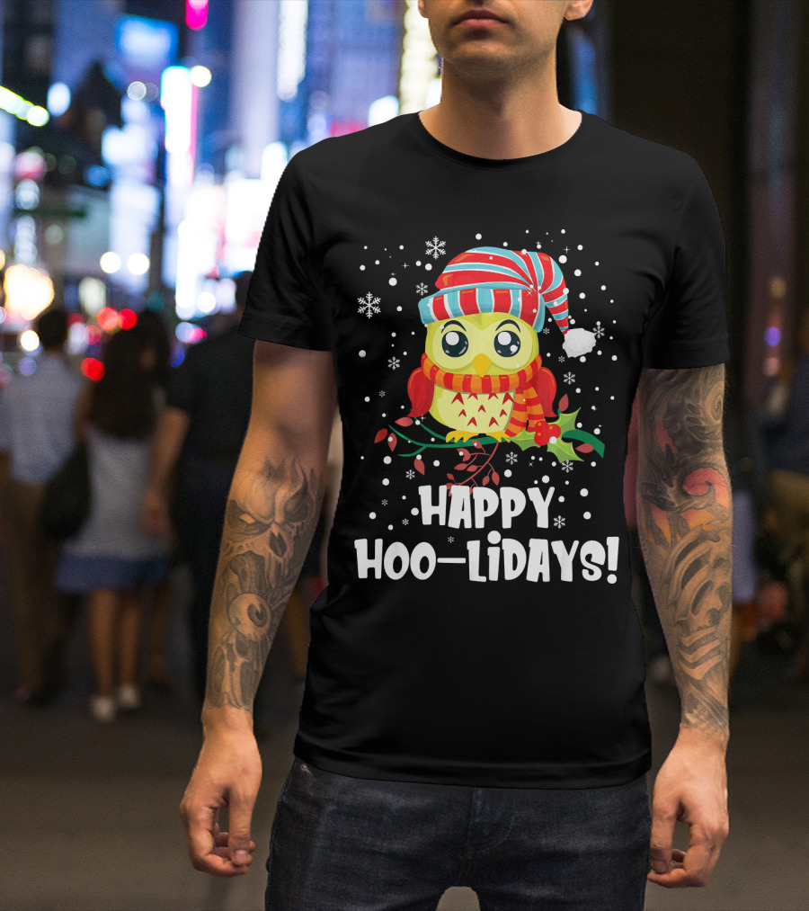 Happy Hoo-Lidays Owl Snowflakes And Striped Santa Hat T-Shirt