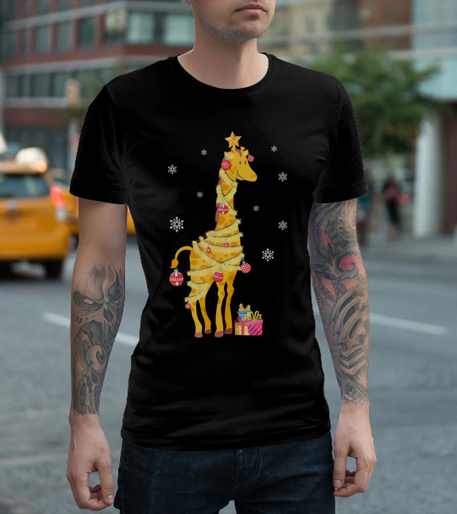 Xmas Giraffe Wrapped In Holiday Lights With Star And Gift Boxes T-Shirt