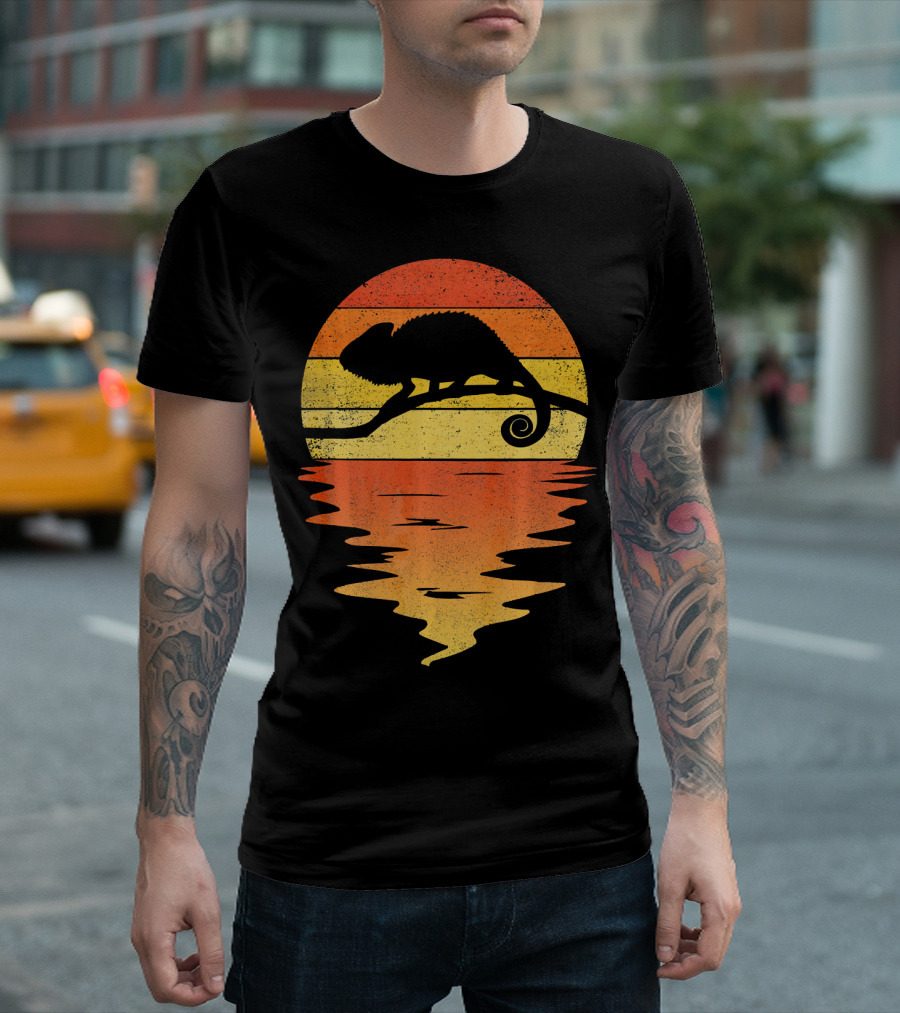 Chameleon 70s Vintage Retro Sunset Silhouette Reflections T-Shirt