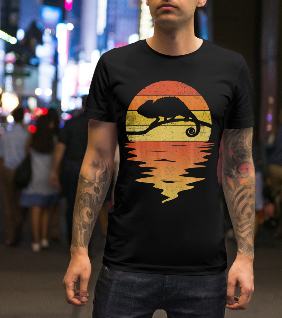 Chameleon 70s Vintage Retro Sunset Silhouette Reflections T-Shirt