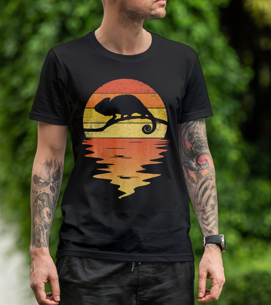 Chameleon 70s Vintage Retro Sunset Silhouette Reflections T-Shirt