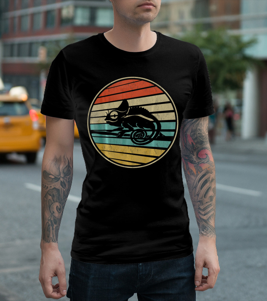 Cute Chameleon Retro Vintage 70s Striped Circle T-Shirt