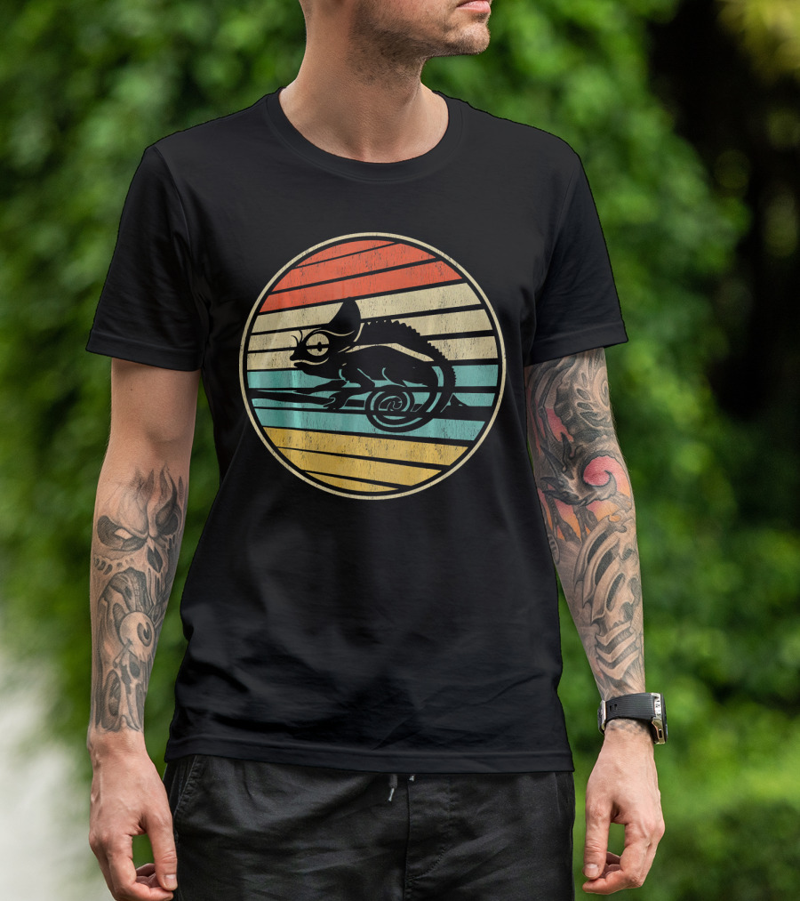 Cute Chameleon Retro Vintage 70s Striped Circle T-Shirt