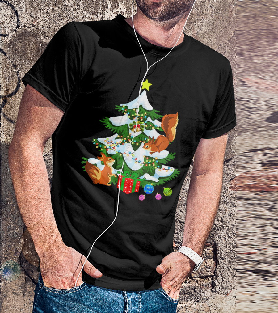 Cute Squirrel Christmas Tree With Presents And Ornaments T-Shirt