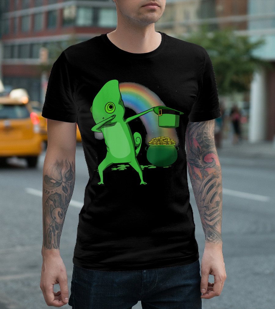 Dabbing Chameleon Leprechaun With Rainbow And Pot Of Gold St Patricks T-Shirt