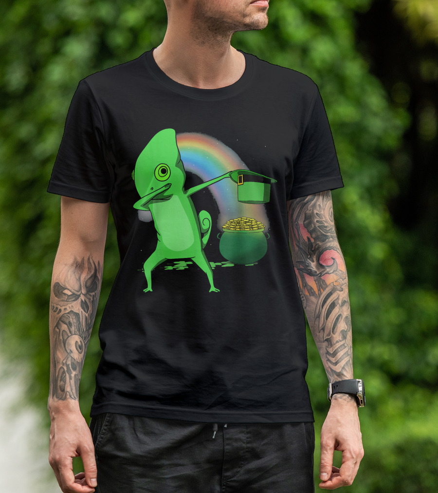 Dabbing Chameleon Leprechaun With Rainbow And Pot Of Gold St Patricks T-Shirt