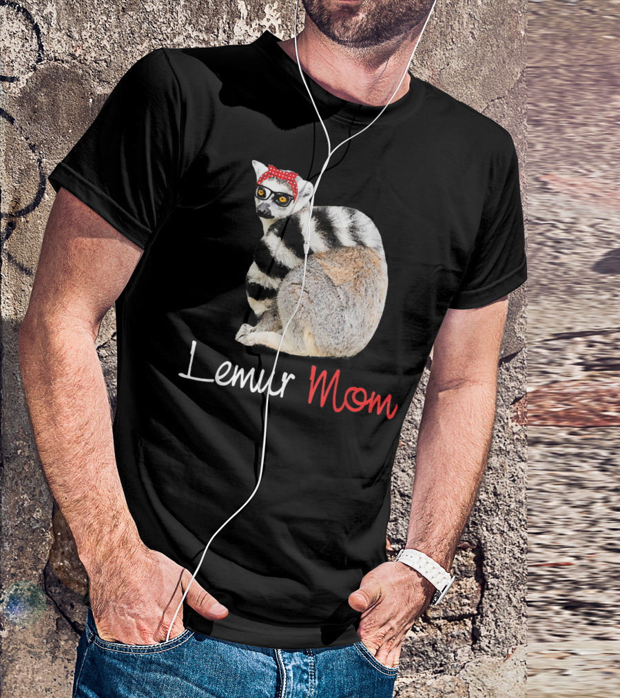 Lemur Mom Funny Red Bandana Mothers T-Shirt