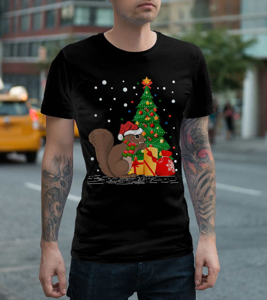 Funny Squirrel Lover Santa Hat Christmas Tree Snowflakes T-Shirt