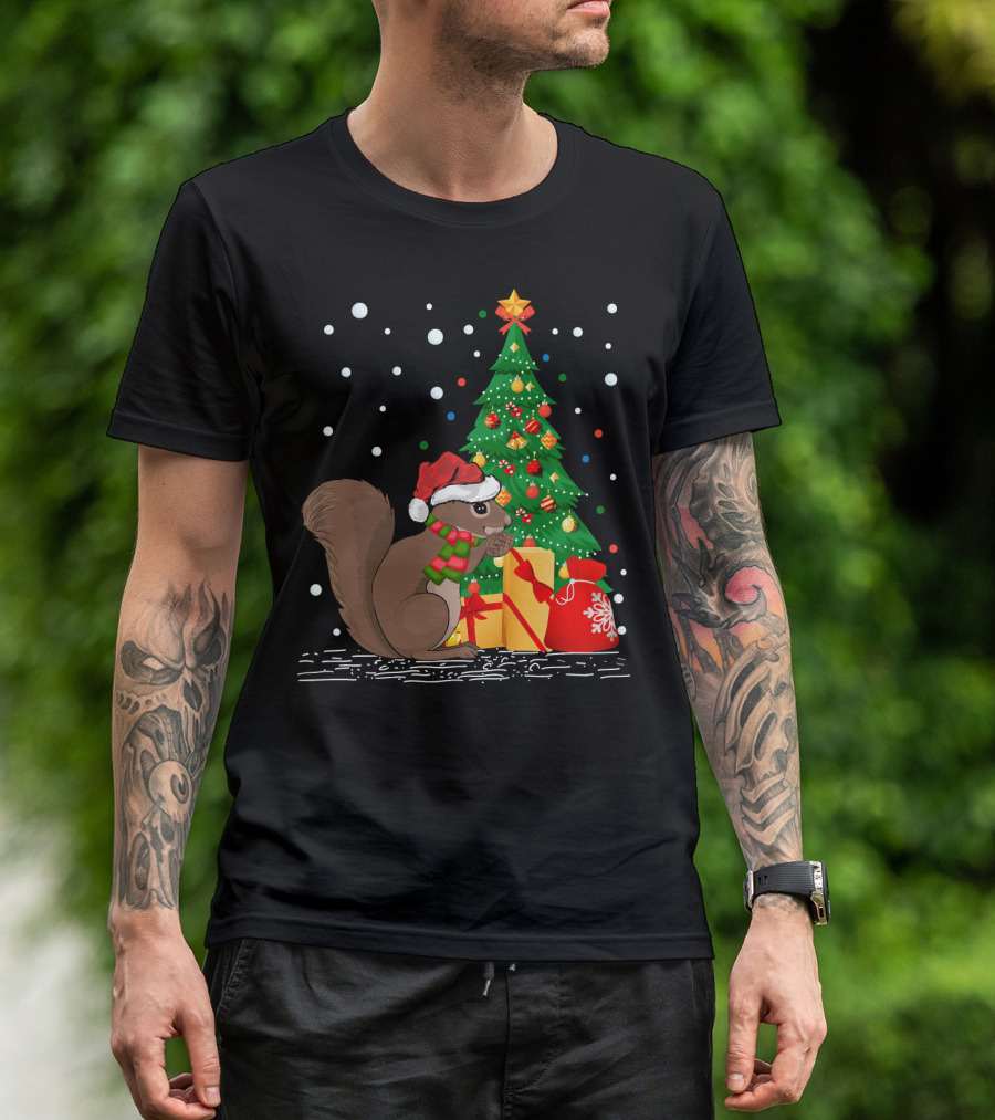 Funny Squirrel Lover Santa Hat Christmas Tree Snowflakes T-Shirt