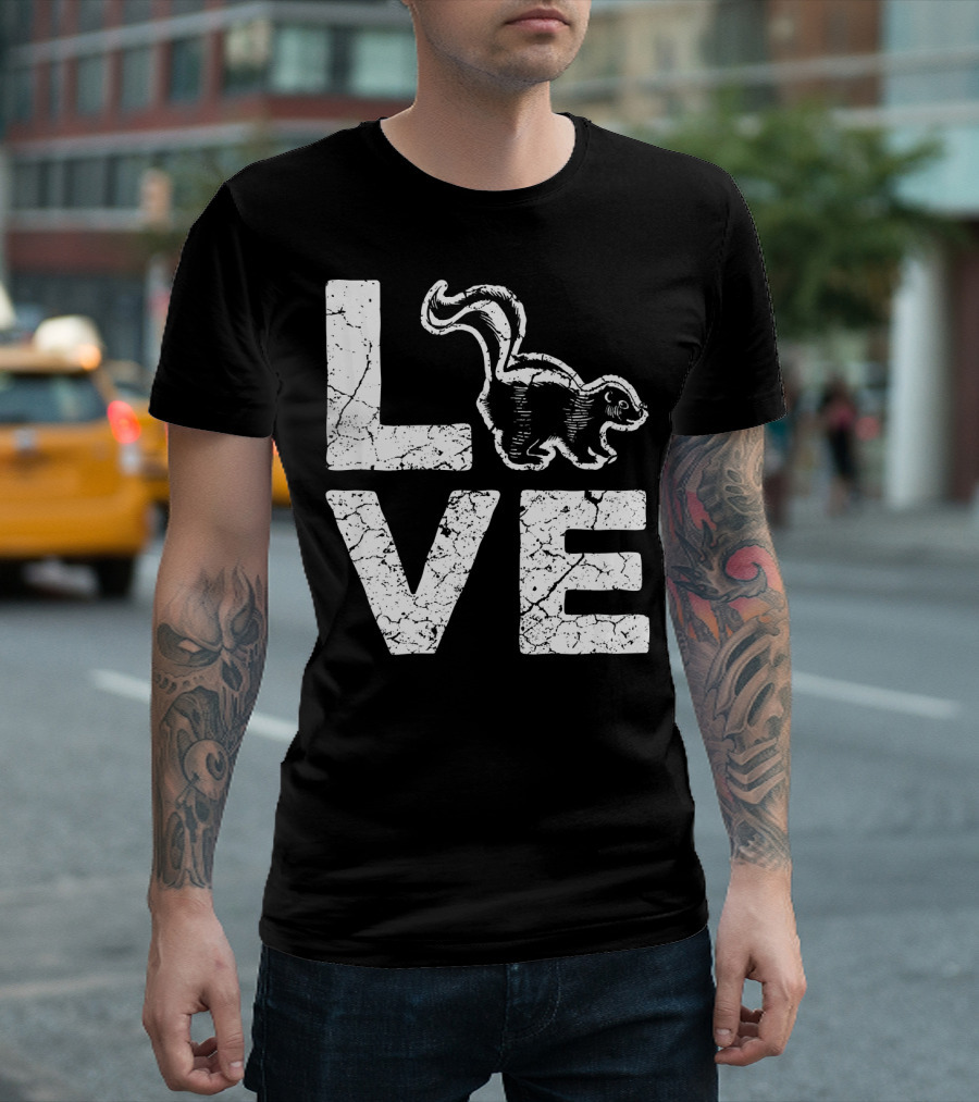 Love Funny Skunk Retro Cat T-Shirt