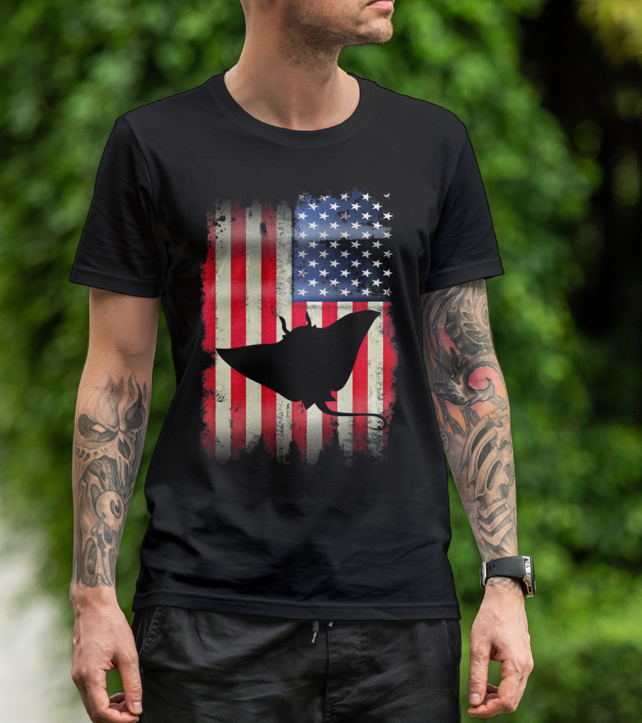 Manta Ray American Flag Stars And Stripes USA Patriotic T-Shirt