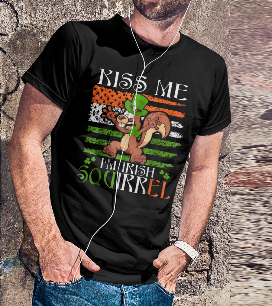 Kiss Me I'm Irish Squirrel St Patrick's Day Irish Flag Background T-Shirt