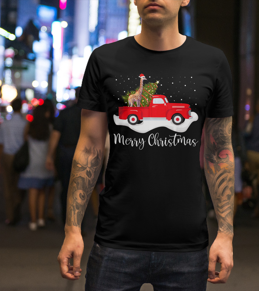 Merry Christmas Red Truck With Giraffe And Christmas Tree T-Shirt