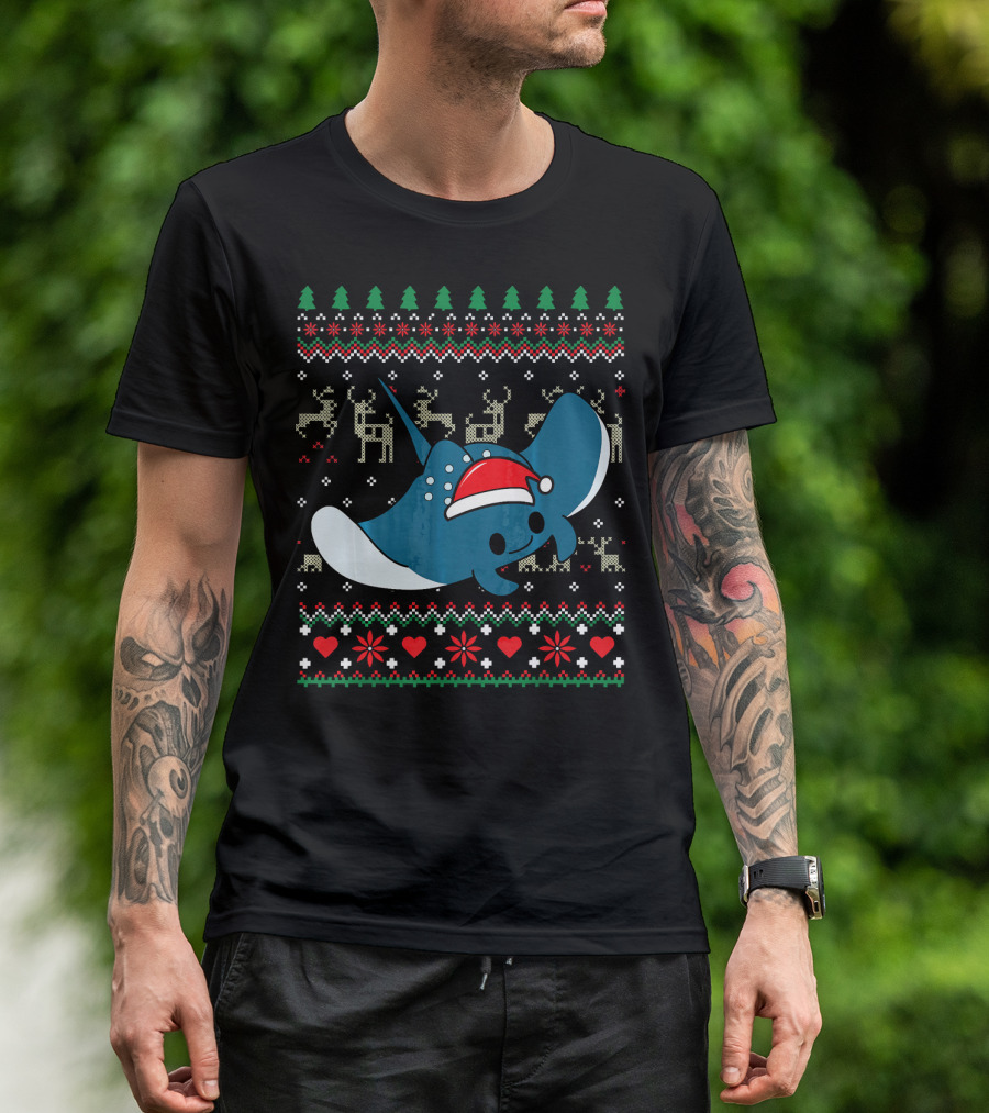 Manta Ray Christmas Ornament Ugly Sweater Pattern With Santa Hat And Reindeer T-Shirt