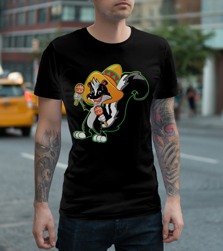 Mexico Lover Funny Mexican Sombrero Skunk With Maracas T-Shirt