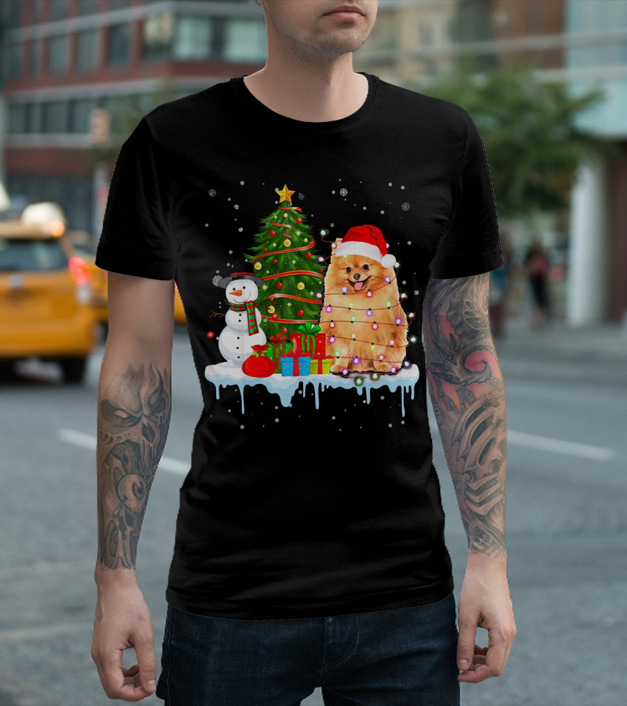Pomeranian Dog Santa Hat Christmas Tree Lights Snowman Gifts T-Shirt