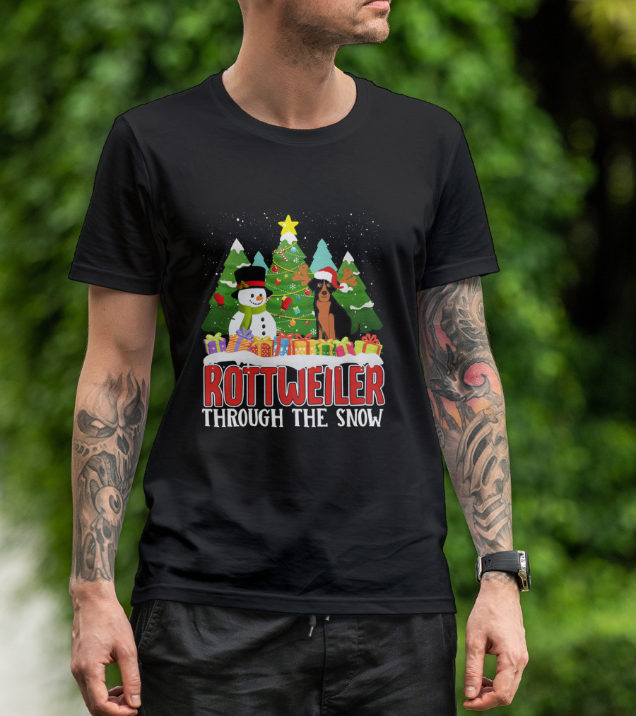 Rottweiler Through The Snow Xmas Christmas Snowman And Gifts T-Shirt