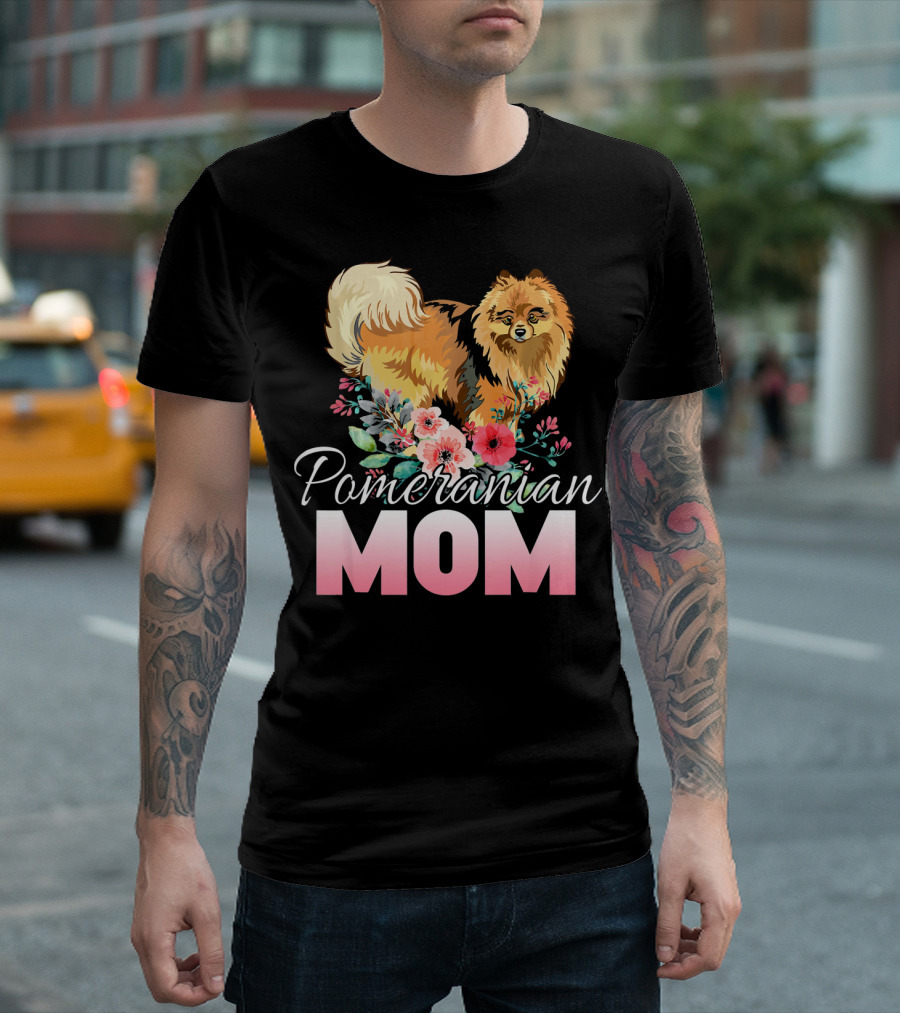 Pomeranian Mom T-Shirt
