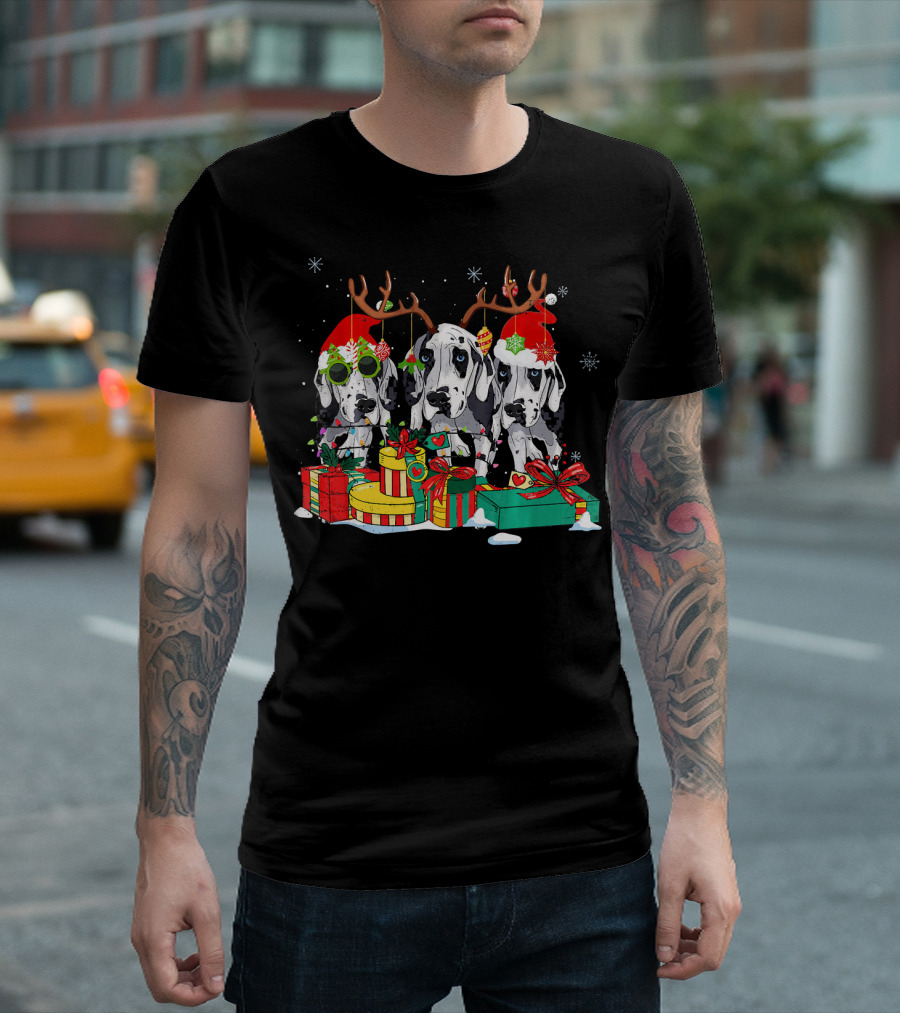 Great Dane Christmas Santa Hat Reindeer Antlers Snowflakes Presents T-Shirt
