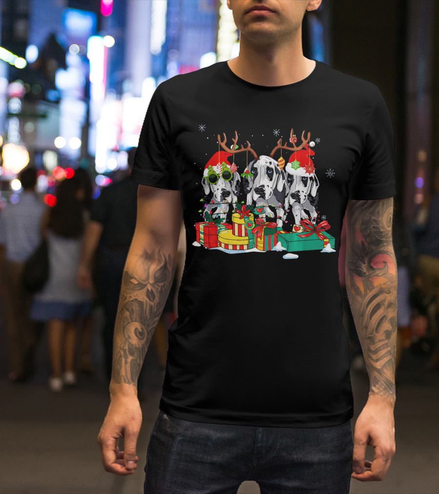 Great Dane Christmas Santa Hat Reindeer Antlers Snowflakes Presents T-Shirt