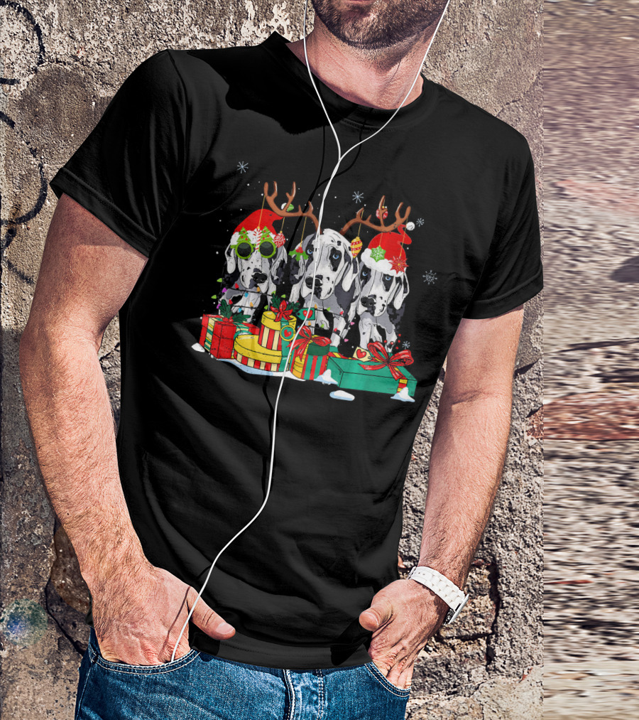 Great Dane Christmas Santa Hat Reindeer Antlers Snowflakes Presents T-Shirt