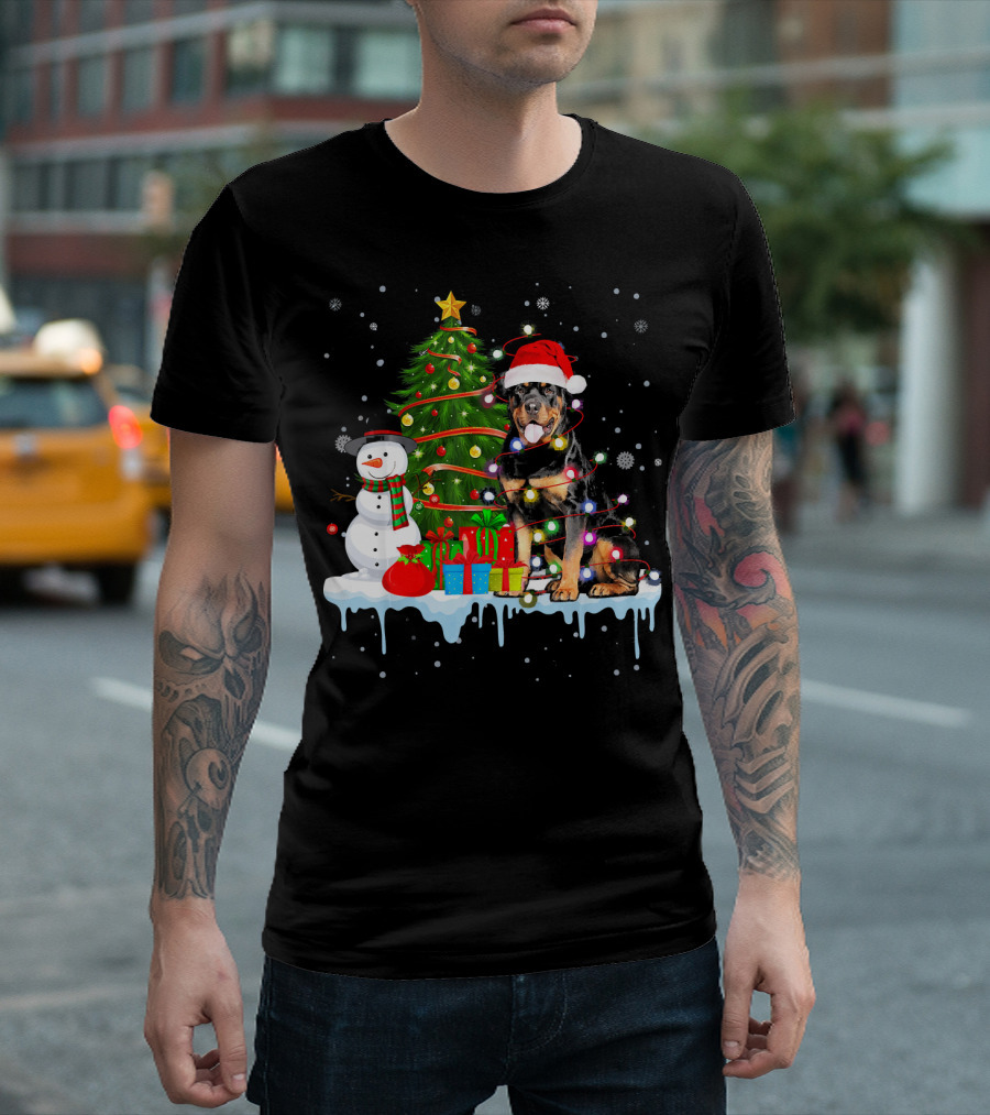 Rottweiler Santa Hat Christmas Tree Snowman Lights T-Shirt