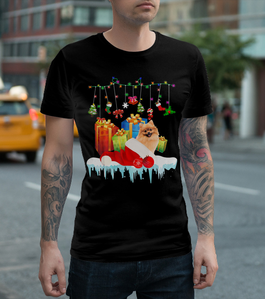 Pomeranian in Santa Hat with Christmas Lights and Presents T-Shirt