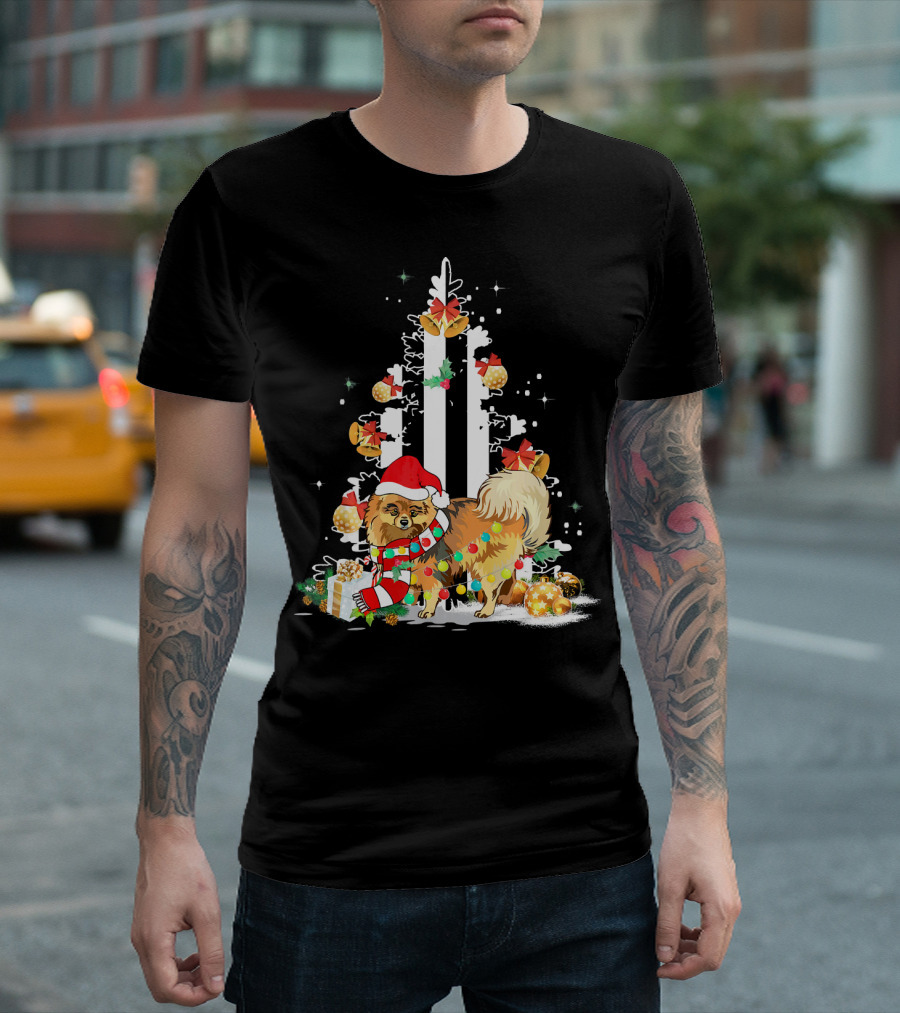 Pomeranian Christmas Santa Hat and Gift Ornaments USA Flag Tree T-Shirt