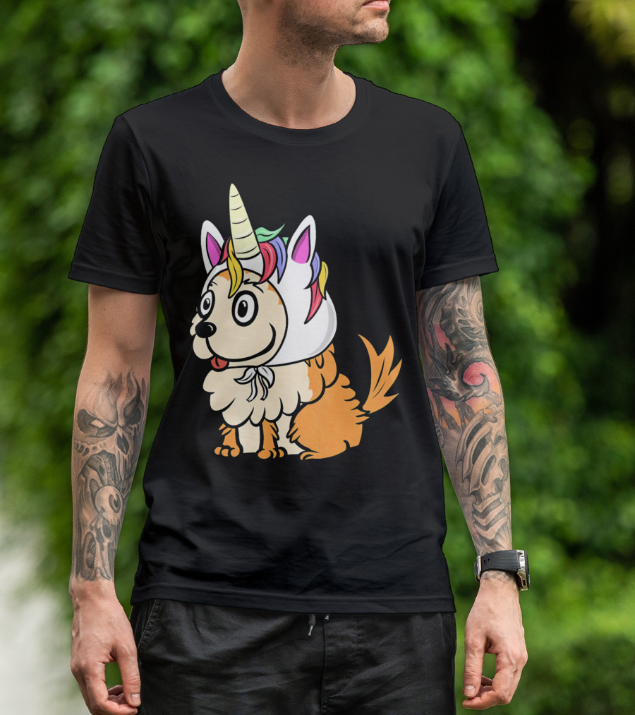 Pomeranian Wearing Colorful Unicorn Hat With Funny Expression T-Shirt