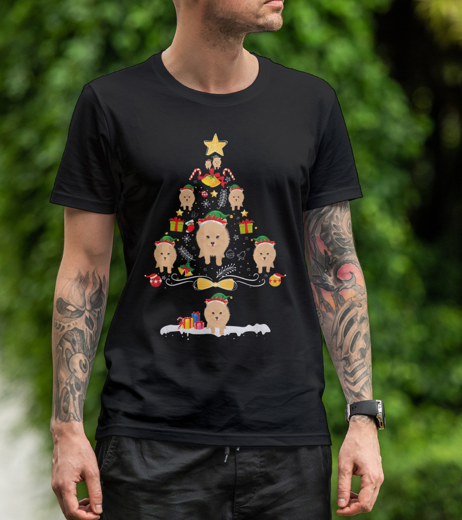 Pomeranian Christmas Tree With Puppy Santa Hats And Gifts T-Shirt