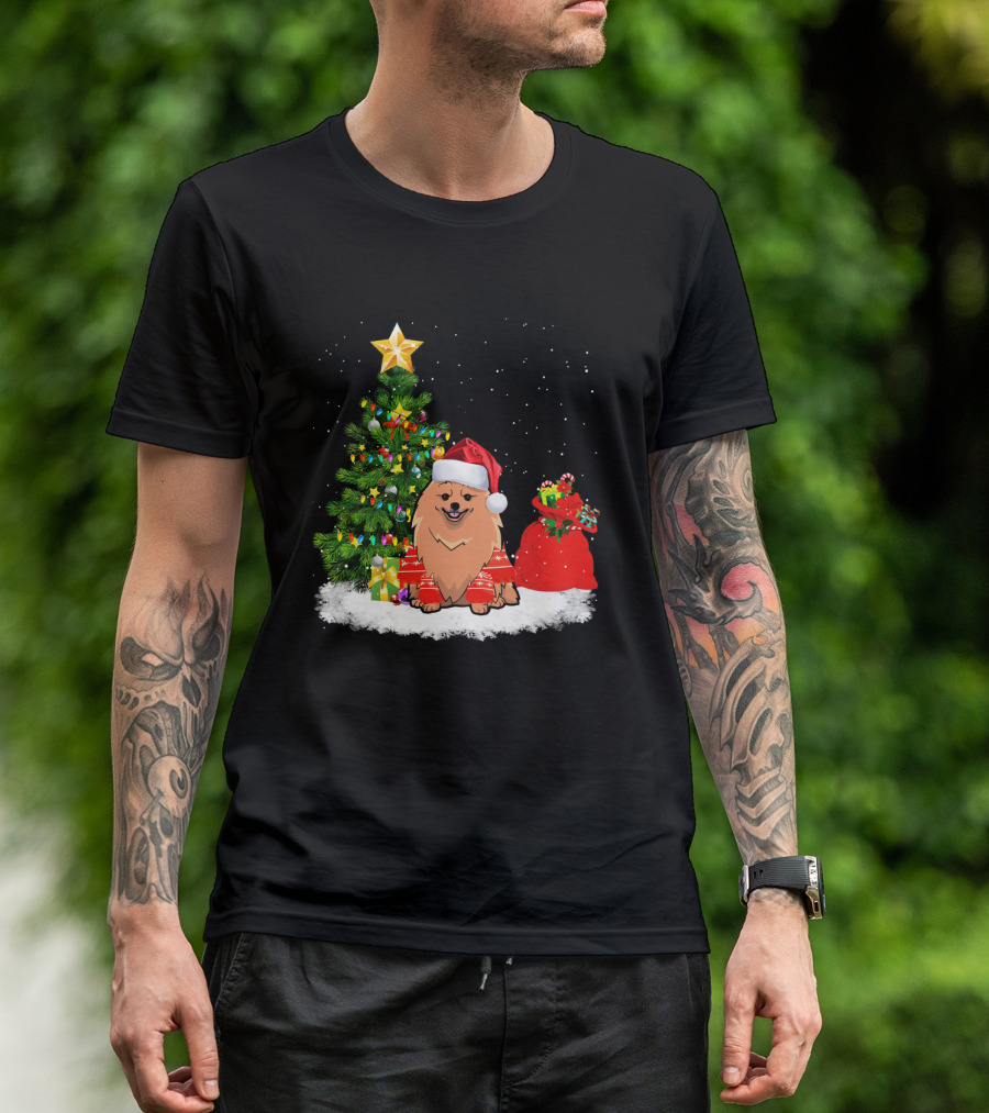 Pomeranian Dog Christmas Tree Santa Hat Snow T-Shirt