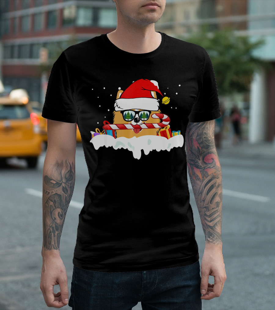 Pomeranian Santa With Candy Cane And Christmas Gifts Snow Scene T-Shirt