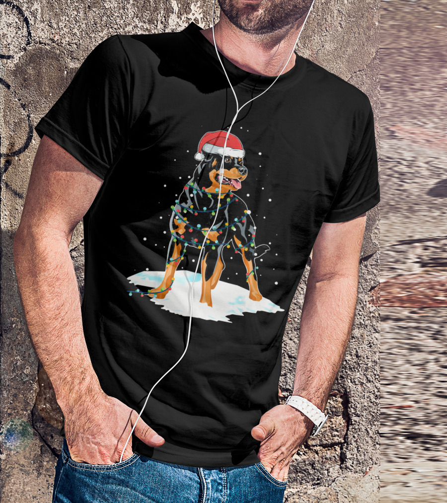 Rottweiler Santa Wrapped In Christmas Lights On Snow T-Shirt