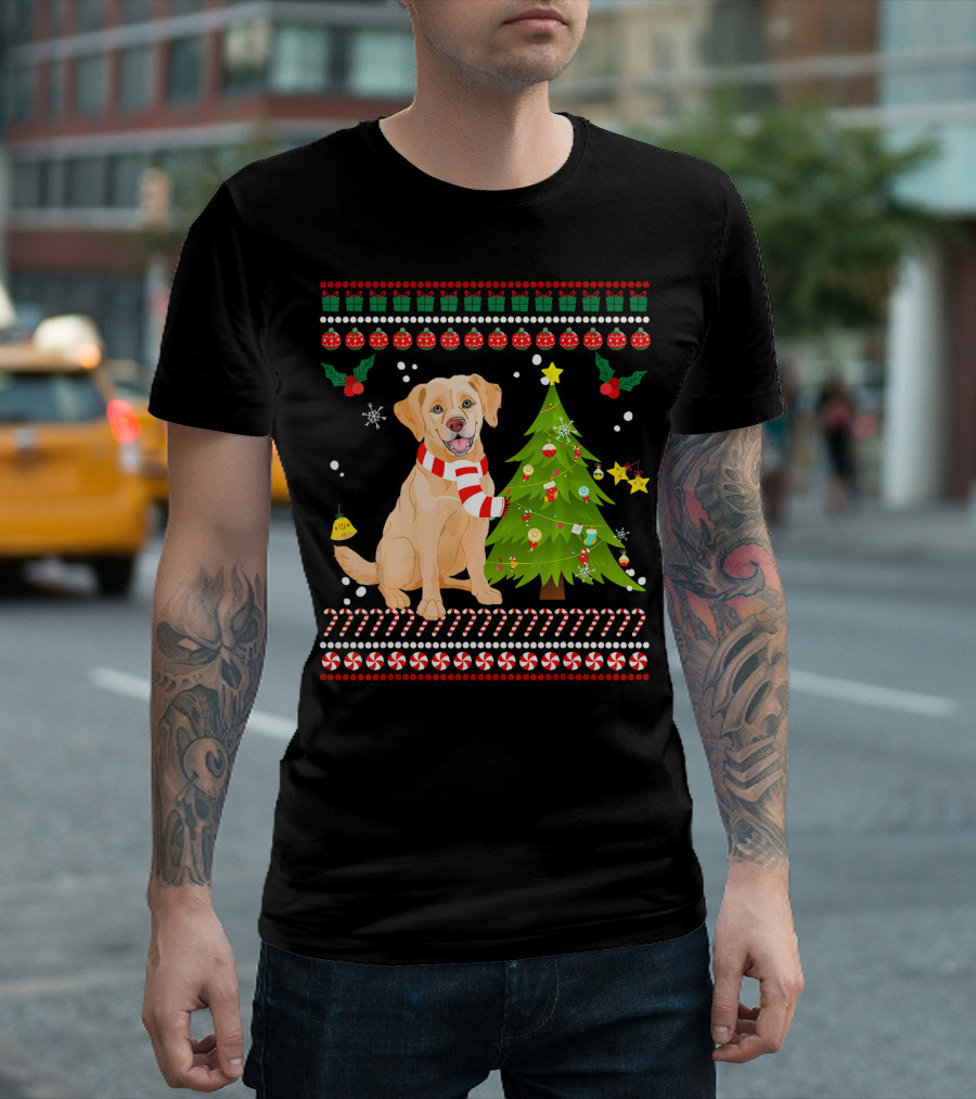 Cute Labrador Retriever Christmas Pine Festive Holiday Scene T-Shirt
