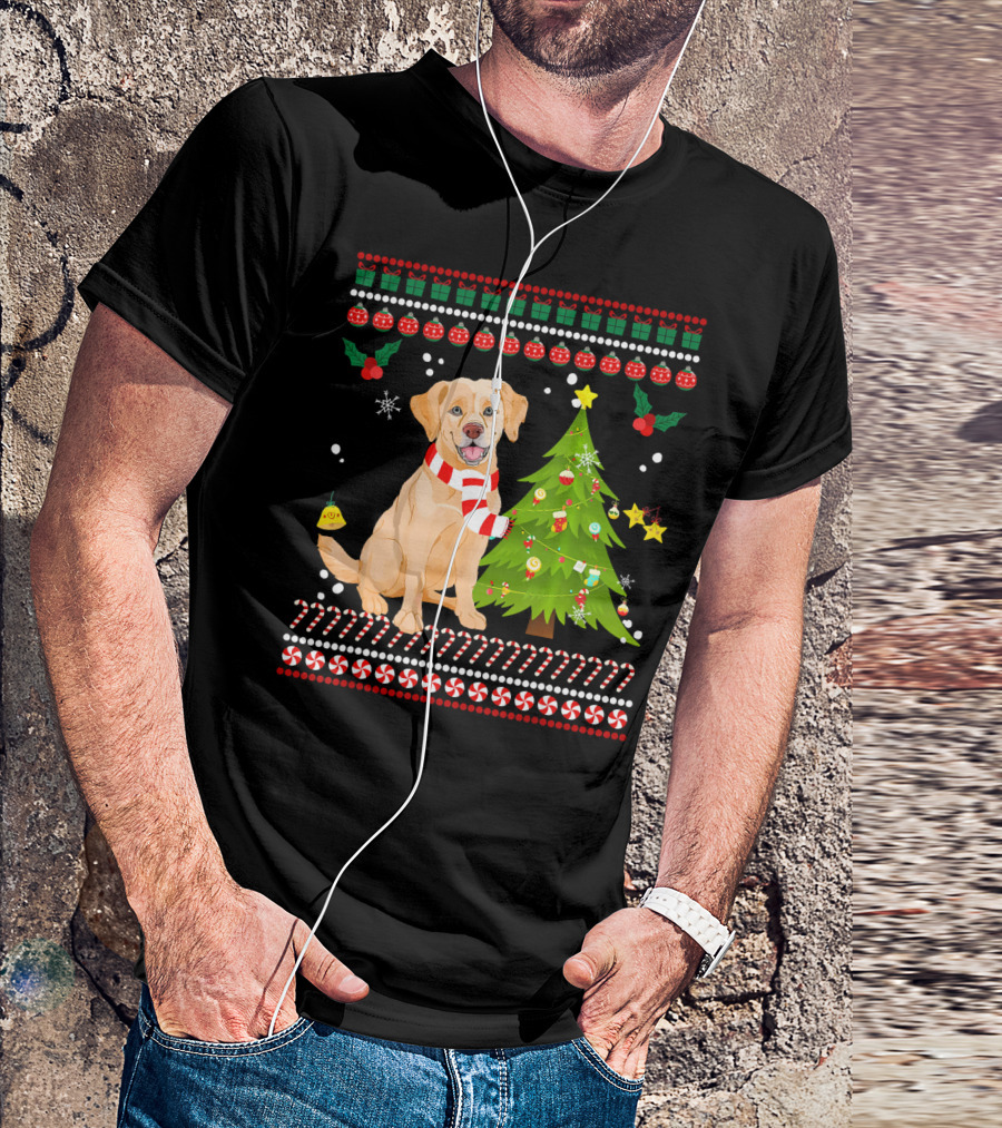 Cute Labrador Retriever Christmas Pine Festive Holiday Scene T-Shirt