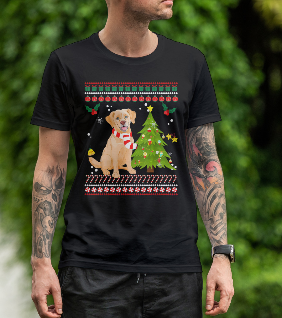 Cute Labrador Retriever Christmas Pine Festive Holiday Scene T-Shirt