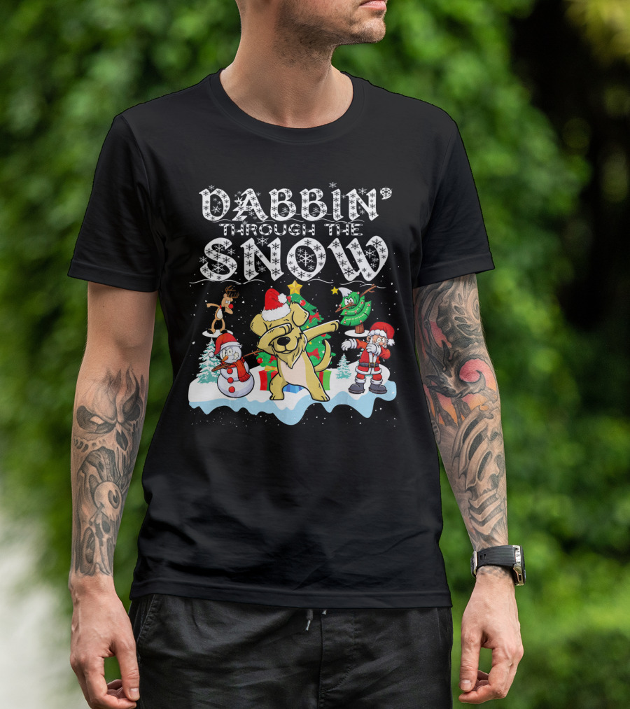 Dabbin' Through The Snow Golden Retriever Santa Christmas Scene T-Shirt