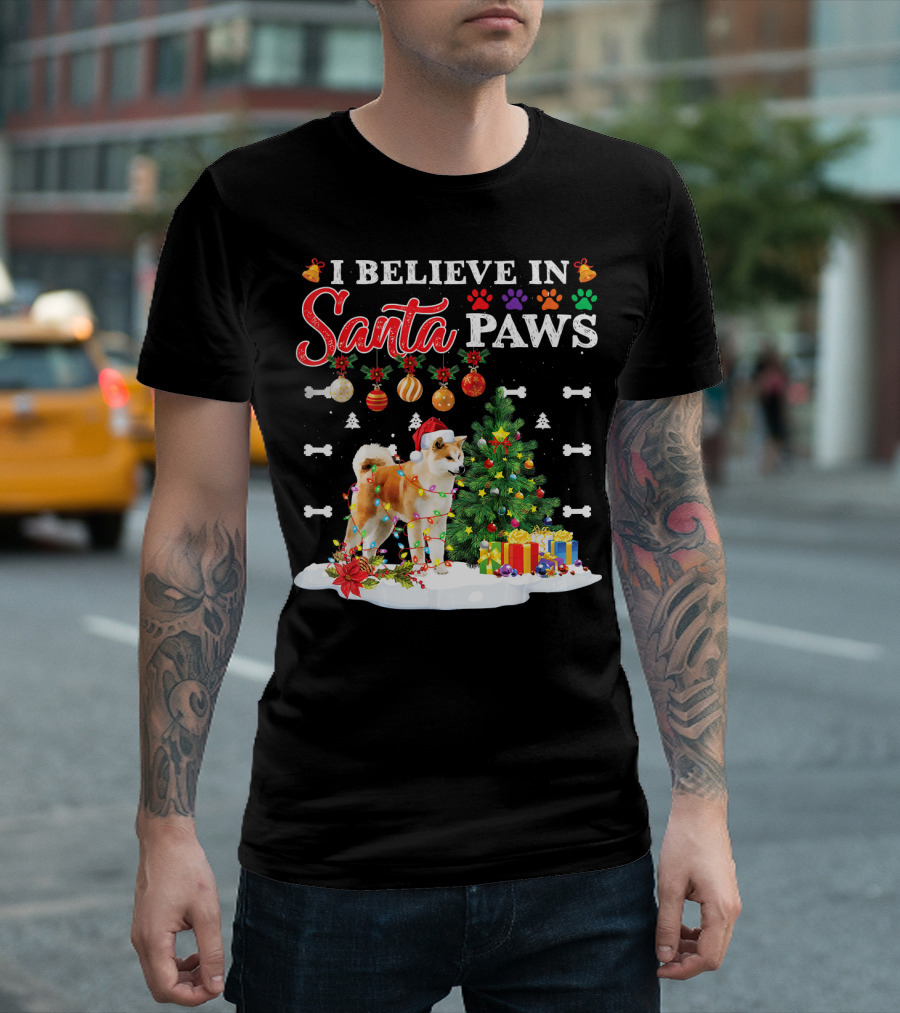I Believe in Santa Paws Akita Christmas Tree Gifts Ornaments Festive Dog Holiday T-Shirt