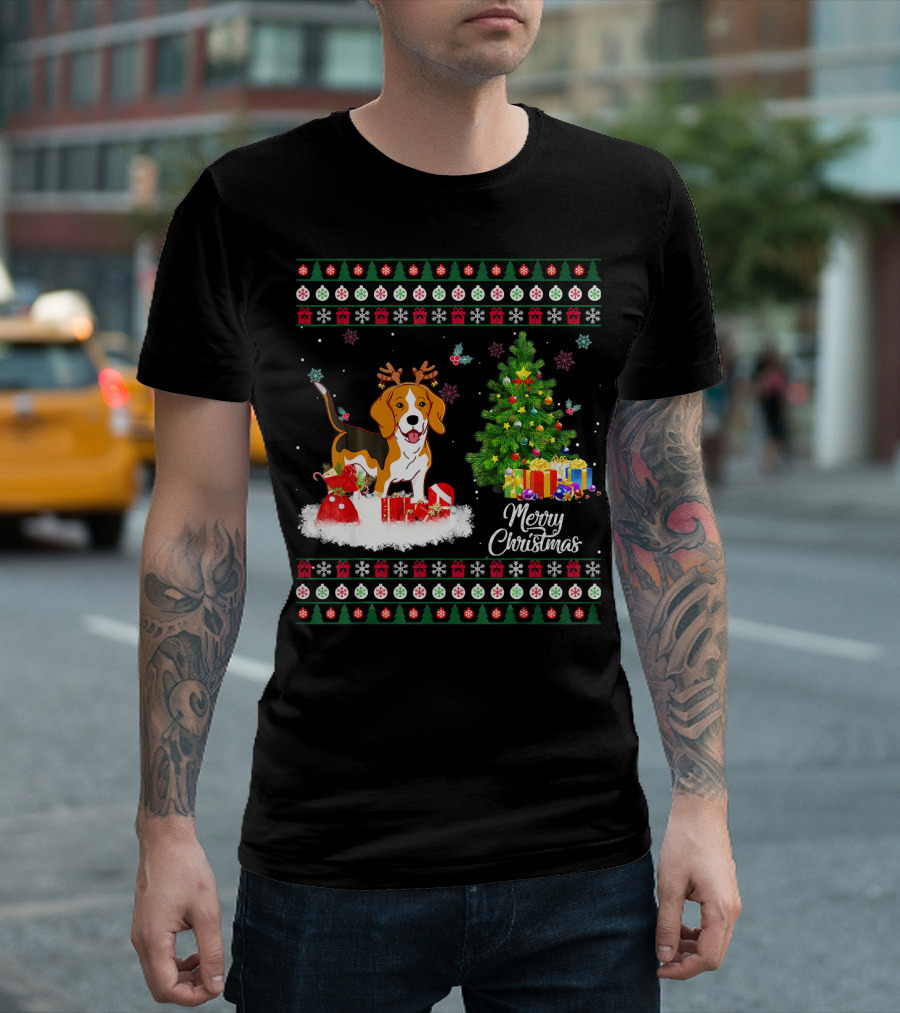 Beagle Reindeer Antlers Christmas Tree Presents Merry Christmas Snowflakes T-Shirt