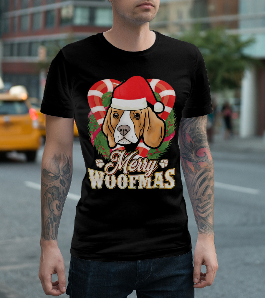Merry Woofmas Beagle in Santa Hat with Candy Cane and Wreath T-Shirt