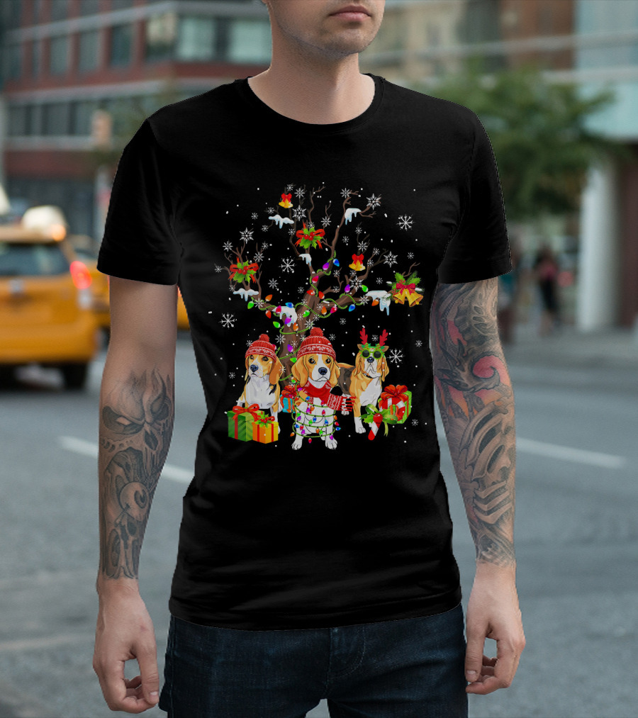 Beagle Dogs In Winter Hats With Christmas Tree And Presents T-Shirt