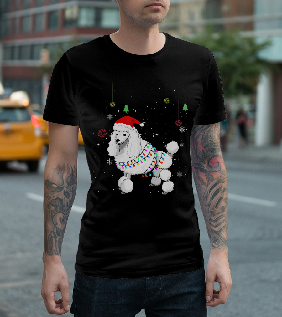 Cute Standard Poodle Christmas Dog With Santa Hat And Holiday Lights T-Shirt