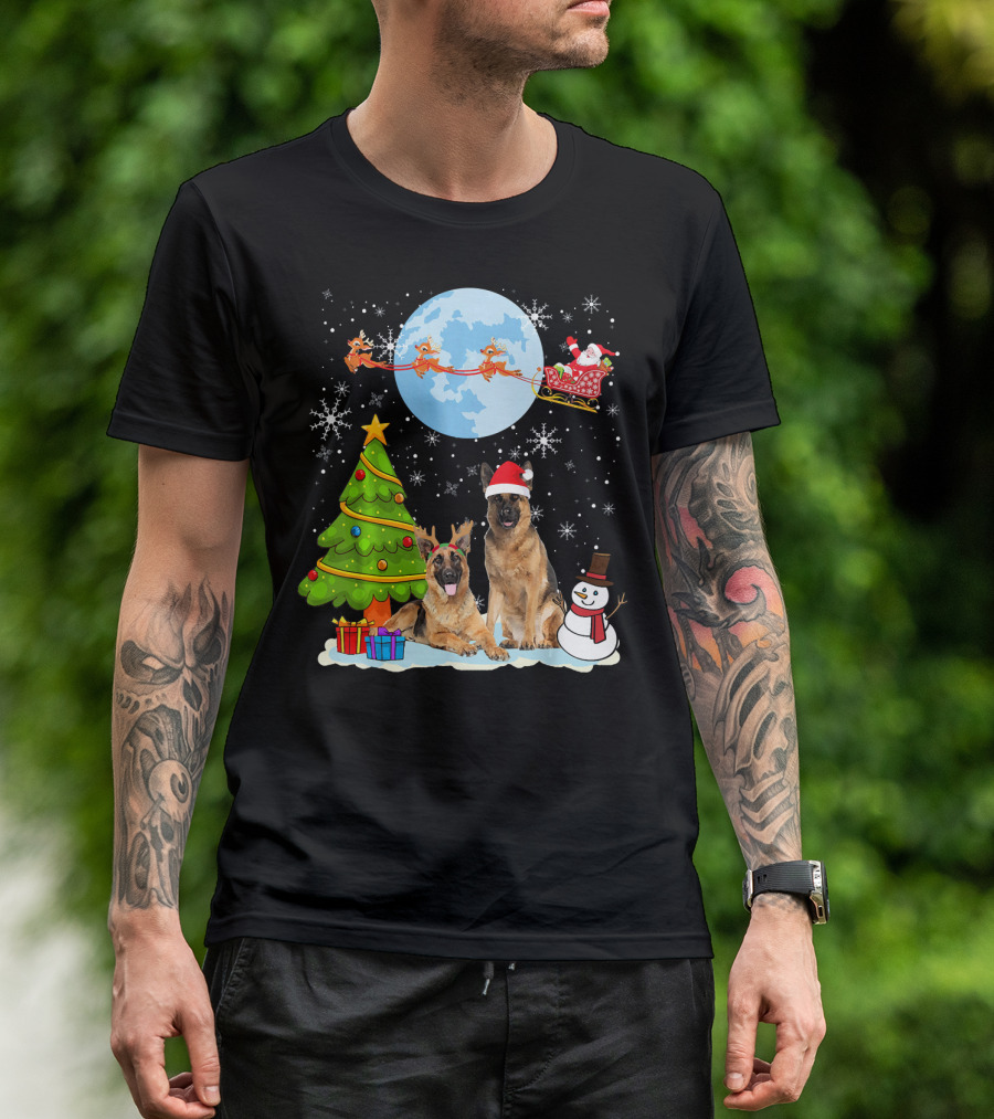 German Shepherds With Santa Hats And Christmas Moon Scene T-Shirt
