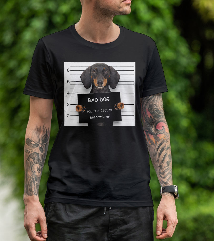 Bad Dog Misdeweiner Funny Dachshund Mugshot POL. DEP: 230573 T-Shirt