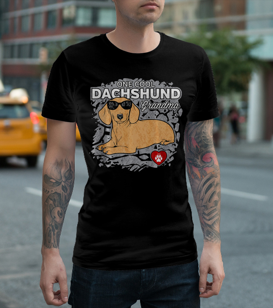 One Cool Dachshund Grandma Sunglasses And Paw Heart T-Shirt